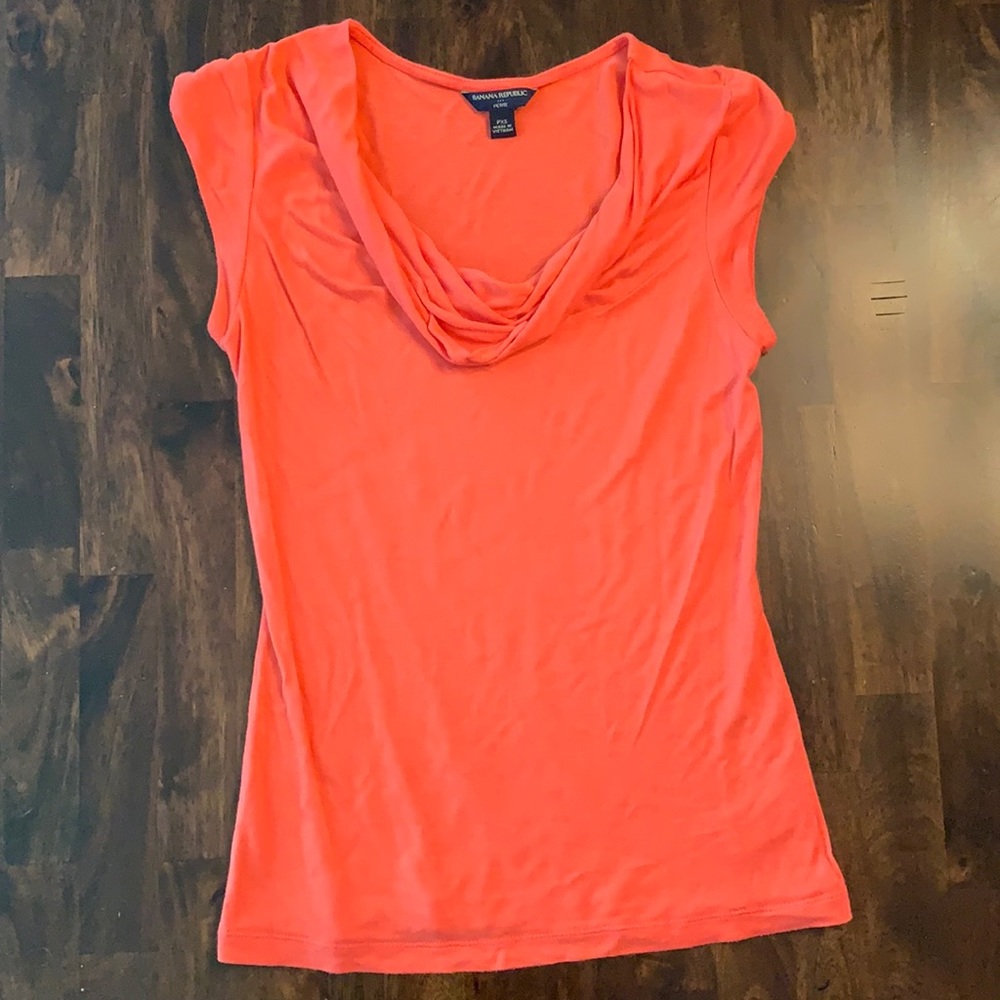🎉3/$15 sale🎉 Banana Republic Factory PXS coral cowl neck tank